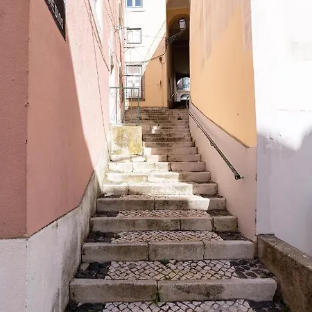 Alfama Nest Apartmán *